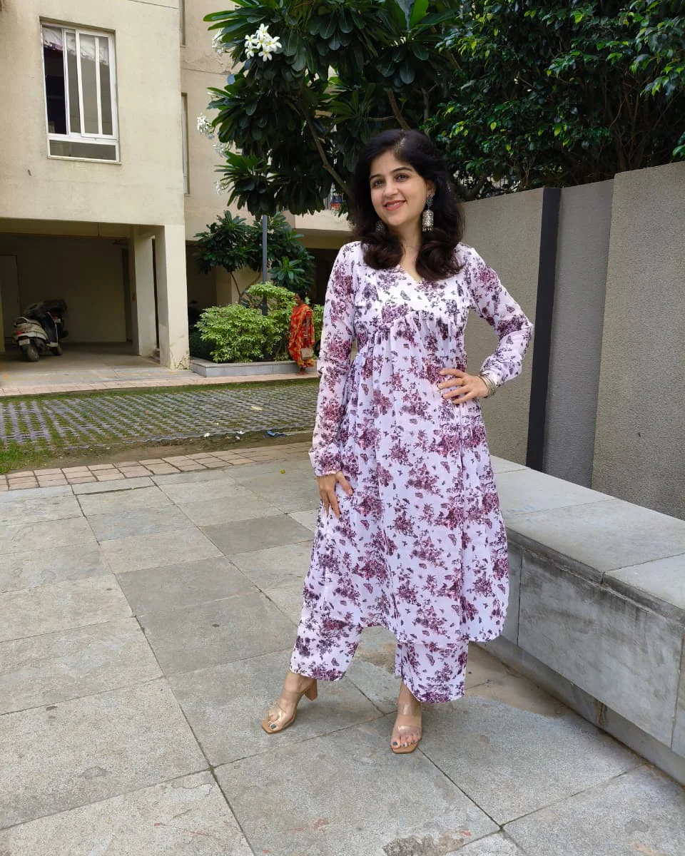 vastramaniaa-blossom-naira-kurta-pant-set